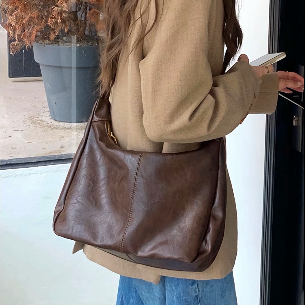 Elegant Brown Leather Shoulder Bag